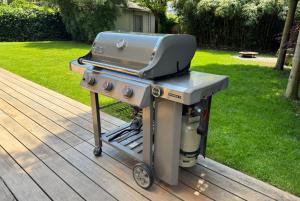 Gril dostupný pro hosty v prázdninového domu