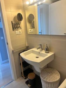 Bilik mandi di Ebre apartament +16 gambar