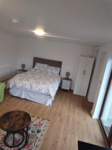 Gallery image of Sunset Studio in Galway +5 photos