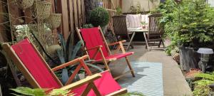 Vonkajšia záhrada v ubytovaní PARIS AUTHENTIC HOUSE studio with green courtyard 12 rue labourse Gentilly 94250