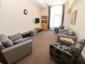 Ruang duduk di Wye Apartment, Litton Mill