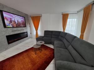 Μια τηλεόραση ή/και κέντρο ψυχαγωγίας στο Melissa Apartment