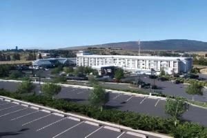 Nespecifikovaný výhled na hory nebo výhled na hory při pohledu z hotelu