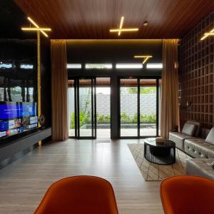 Χώρος καθιστικού στο Luxury Modern Private Pool Villa