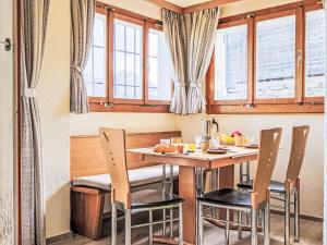 Χώρος καθιστικού στο Apartment Chalet Schöpfli by Interhome +13 φωτογραφίες