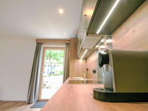 Kuchyňa alebo kuchynka v ubytovaní Apartment Hohe Salve by Interhome