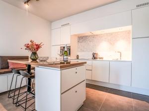 Η κουζίνα ή μικρή κουζίνα στο Apartment Baelskaai 25-4 by Interhome