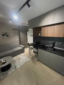 Η κουζίνα ή μικρή κουζίνα στο Apartmani Petrovac