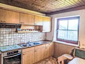 Dapur atau dapur kecil di Apartment Tobias 3 by Interhome