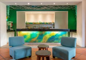 Lounge nebo bar v ubytování Park Royal Beach Ixtapa - All Inclusive