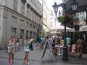 Hostia v ubytovaní Romantic Centrum Apartman + 9 fotografií