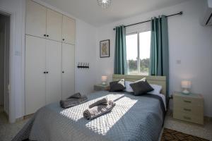 Postel nebo postele na pokoji v ubytování HORIZON-Amazing location, Sea&Nature View, 2BR,Large Balcony