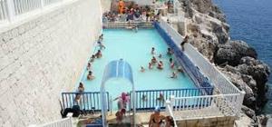 The swimming pool at or close to Le Querce Santa Cesarea Terme