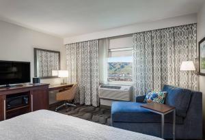 TV a/nebo společenská místnost v ubytování Hampton Inn Lewiston, ID