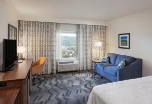 TV a/nebo společenská místnost v ubytování Hampton Inn Lewiston, ID