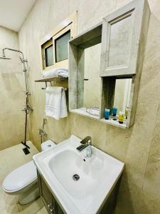 Koupelna v ubytování Zain Tabuk Apartment