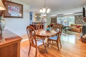 Un lugar para sentarse en 2 Mi to FSU and FAMU Home with Spacious Deck!