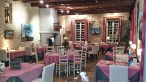 Restaurace v ubytování Logis Auberge De Tavel