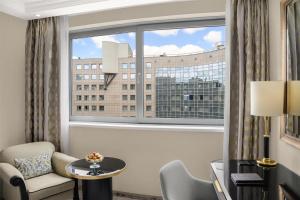 A seating area at Kempinski Hotel Corvinus Budapest