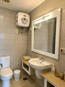Gallery image of Comfy 1 Bedroom In Gcribs Compound Pool View in ElGouna in El Gouna +12 photos