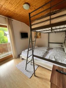 Postel nebo postele na pokoji v ubytování Gasthof Barlida