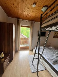 Postel nebo postele na pokoji v ubytování Gasthof Barlida