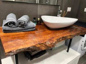 Фотография из галереи Deluxe apartment la Castagna в городе Valbrembo +17 фотографий