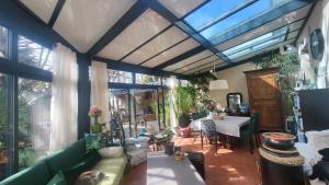 Le Noroit Chambres d'Hôtes的休息区