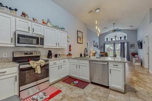 Gallery image of Enchanted Retreat in Haines City +18 photos