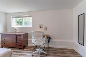 Foto de la galeria de Entire Apt in South Seattle Workspace and Yard a Seattle