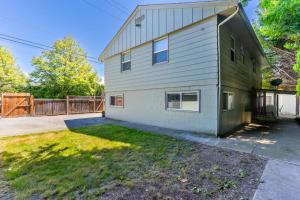 Foto de la galeria de Entire Apt in South Seattle Workspace and Yard a Seattle