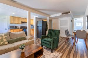 Foto de la galeria de Entire Apt in South Seattle Workspace and Yard a Seattle