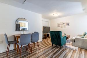 Foto de la galeria de Entire Apt in South Seattle Workspace and Yard a Seattle