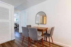 Foto de la galeria de Entire Apt in South Seattle Workspace and Yard a Seattle
