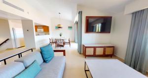 Gallery image of Park Royal Club Cala in Humacao