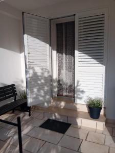 Guesthouse Korkyra Sun的阳台或露台