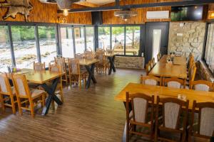 Restaurace v ubytování Domacinstvo na kraju svijeta