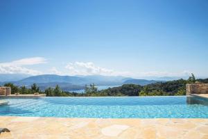 Bazén v ubytovaní Villa Venetia by Villa Plus alebo v jeho blízkosti