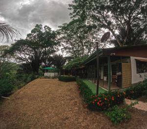 Κήπος έξω από το Lapas House