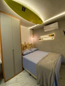 Postel nebo postele na pokoji v ubytování Casa Surf loftsparaiso