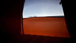 a view of a window of a tent at Camping Lençóis Maranhenses Santo Amaro MA in Santo Amaro