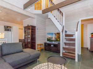 Posezení v ubytování Holiday Home Blue lake villa by Interhome