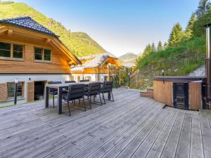 Ein allgemeiner Bergblick oder ein Berglick von des Chalets aus