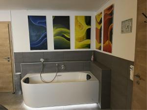 Ein Badezimmer in der Unterkunft Haus Ganbei