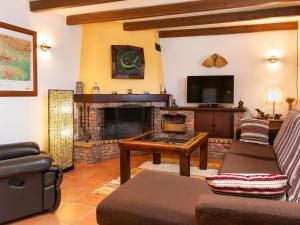 Μια τηλεόραση ή/και κέντρο ψυχαγωγίας στο Holiday Home Paraje Starlight Murtas - Alpujarra by Interhome
