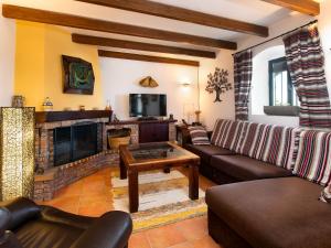 Μια τηλεόραση ή/και κέντρο ψυχαγωγίας στο Holiday Home Paraje Starlight Murtas - Alpujarra by Interhome
