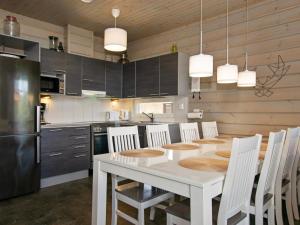 Kuchyň nebo kuchyňský kout v ubytování Holiday Home Villa peso 1 by Interhome