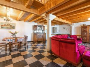 Χώρος καθιστικού στο Holiday Home L'Arquebuse by Interhome