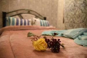 Łóżko lub łóżka w pokoju w obiekcie Red Vibes Hostel Marrakech
