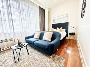 Χώρος καθιστικού στο Comfort Studio Getaway with Pool and Gym
